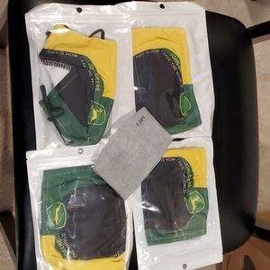 4 🚜 masks with filter pocket, & 11 filters.NWOT. FREE with another purchase!